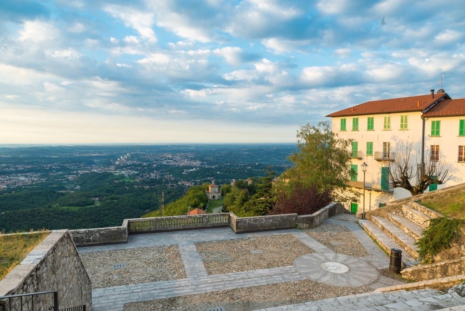 La Terrazza - Very Quiet - Free Park - 3 Min From Varese Center And Lake - Air Conditioning - Cycling Friendly Exterior photo