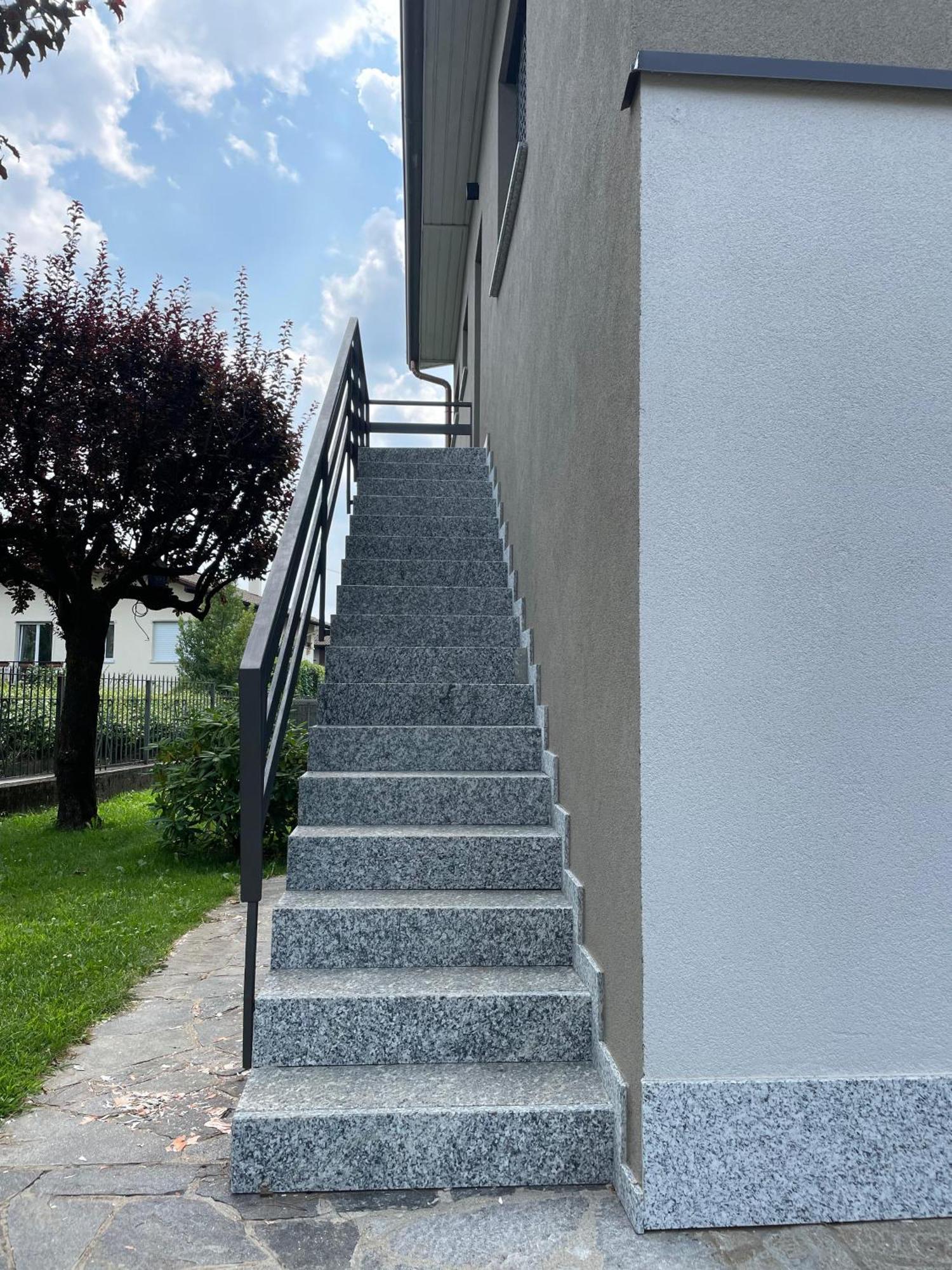 La Terrazza - Very Quiet - Free Park - 3 Min From Varese Center And Lake - Air Conditioning - Cycling Friendly Exterior photo