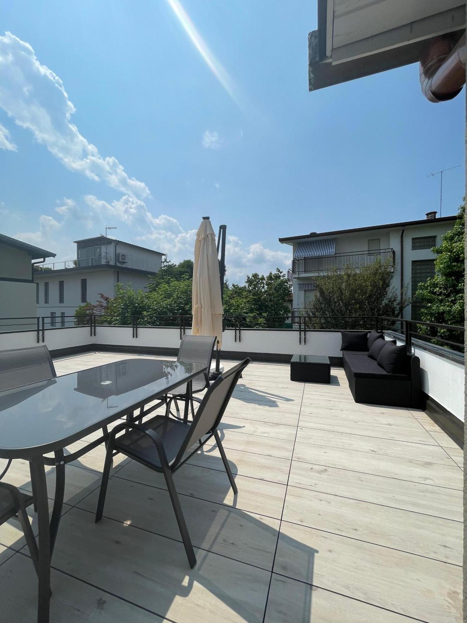La Terrazza - Very Quiet - Free Park - 3 Min From Varese Center And Lake - Air Conditioning - Cycling Friendly Exterior photo