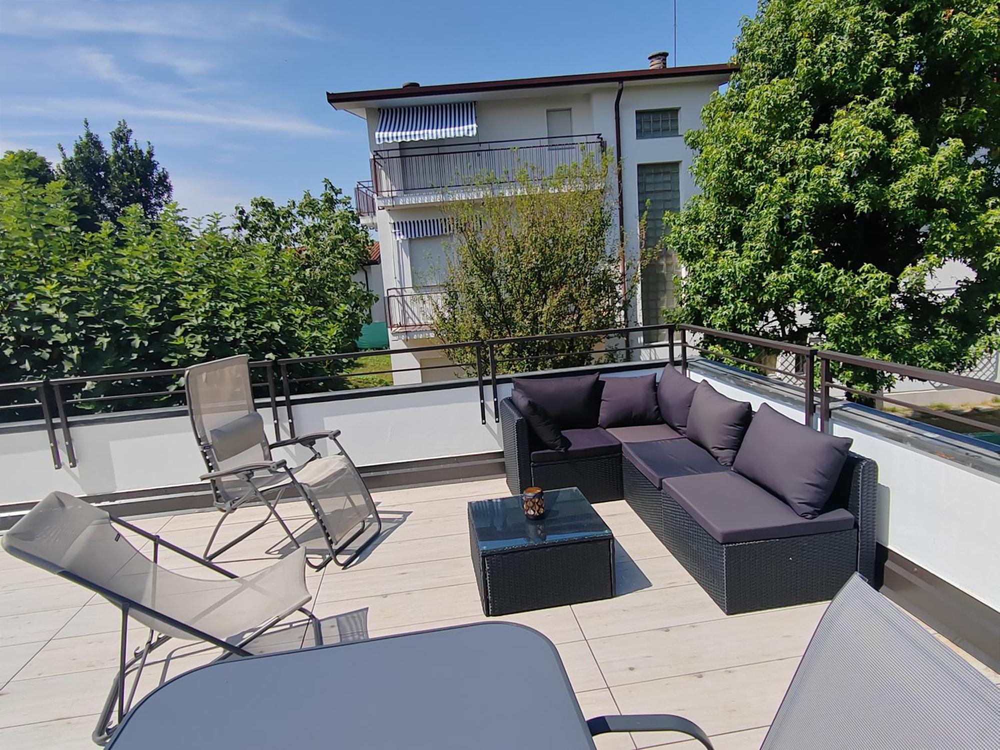 La Terrazza - Very Quiet - Free Park - 3 Min From Varese Center And Lake - Air Conditioning - Cycling Friendly Exterior photo